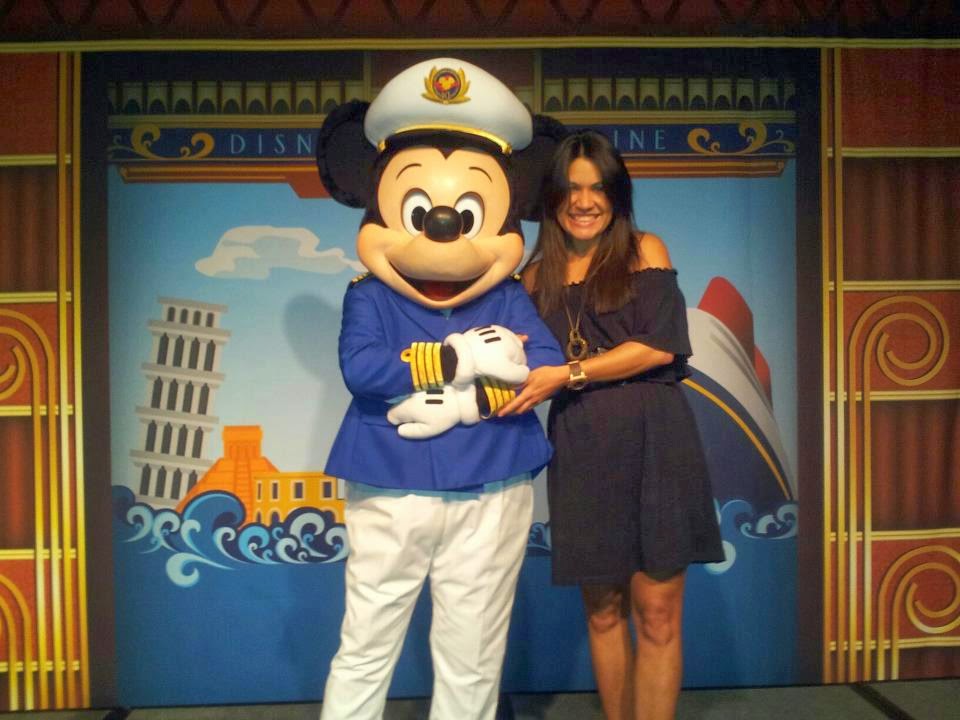 Mayra-y-Mickey-Mouse